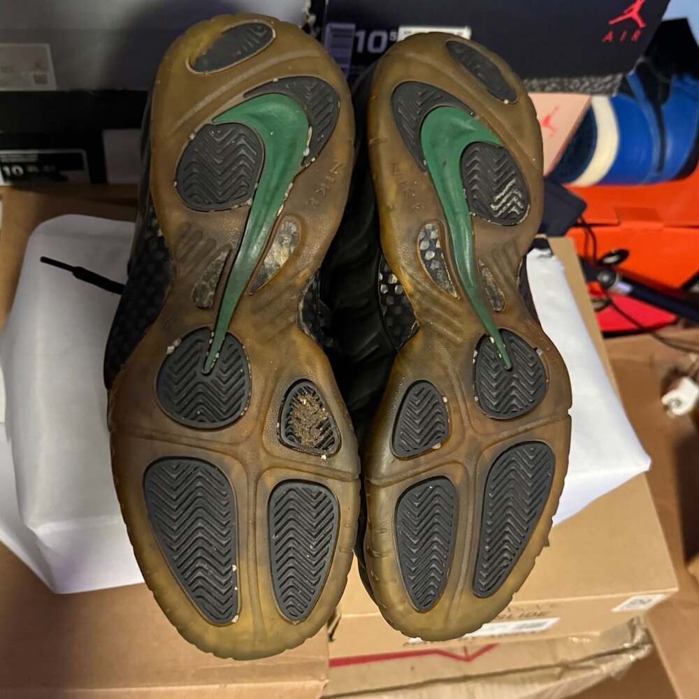Size 8 - Nike Air Foamposite Pro Pine Green Sneakers - Picture 5 of 9